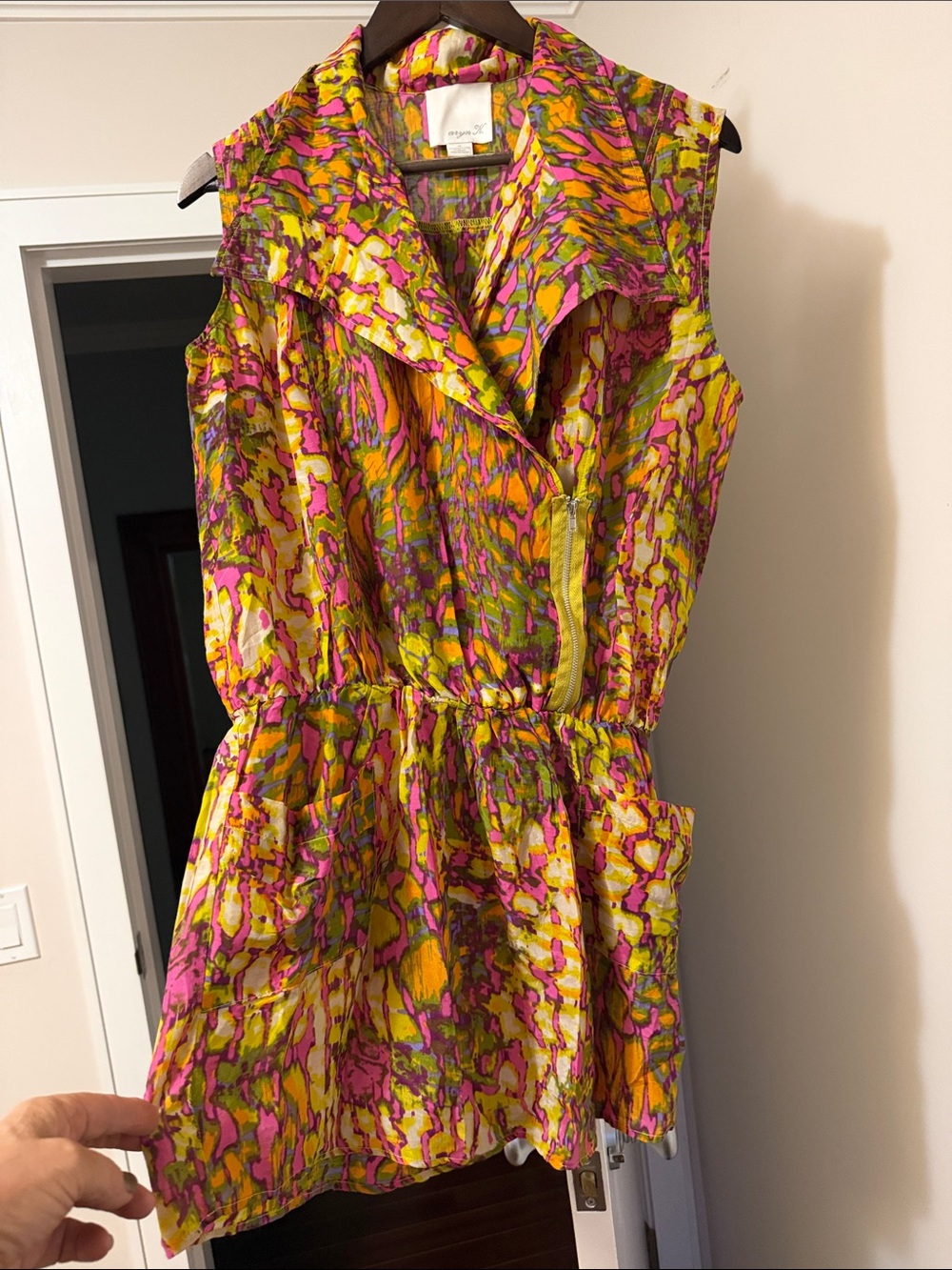 Aryn K Sleeveless Abstract Print Dress in Pink, Yellow & Green size M